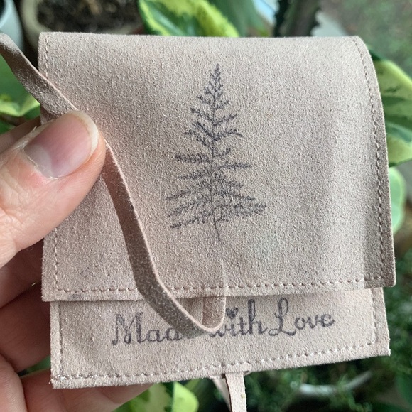 18K Gold Heart Hoops💕 Handcrafted 💕 Valentine Gift ✨Gold Filled✨ - Picture 4 of 5